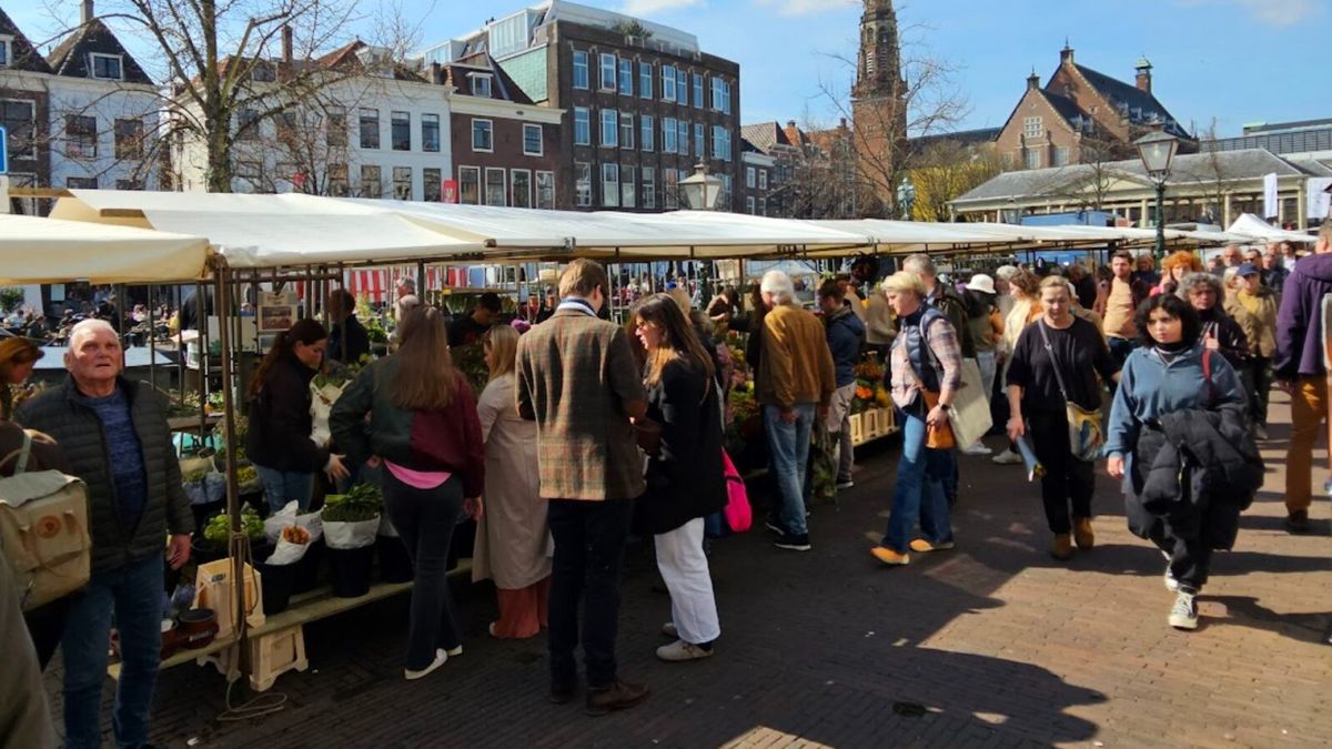 Marktkramen moeten verhuizen omdat ze te populair zijn
