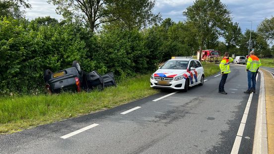 N332 richting Heeten afgesloten na eenzijdig ongeluk. N332 richting Heeten afgesloten na eenzijdig ongeluk.