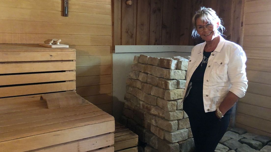 Janet van Putten-Van Egten, eigenaresse sauna Zuidwolde (Rechten: RTV Drenthe/Jasmijn Wijnbergen)