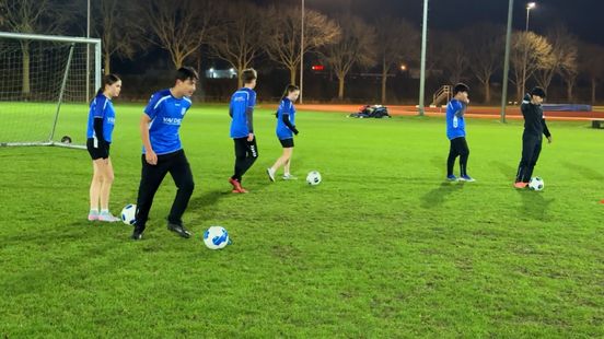 Asielzoekers kunnen voetballen dankzij samenwerking verschillende organisaties