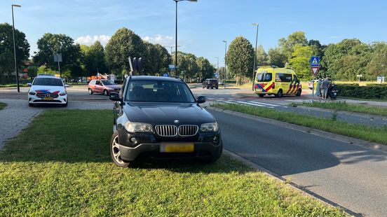 112 Nieuws: Aanrijding tussen auto en snorfiets in Deventer. 112 Nieuws: Aanrijding tussen auto en snorfiets in Deventer.