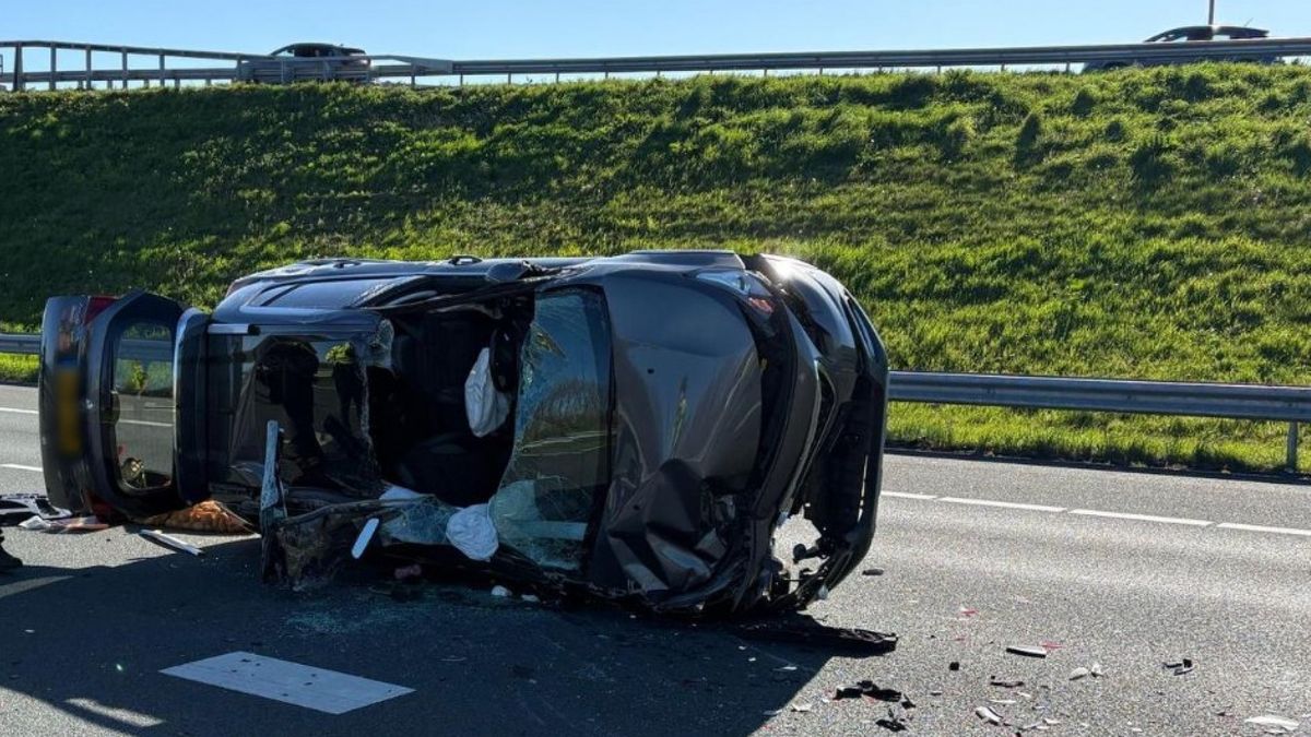 112-nieuws | Verkeer muurvast op snelweg na ongeluk
