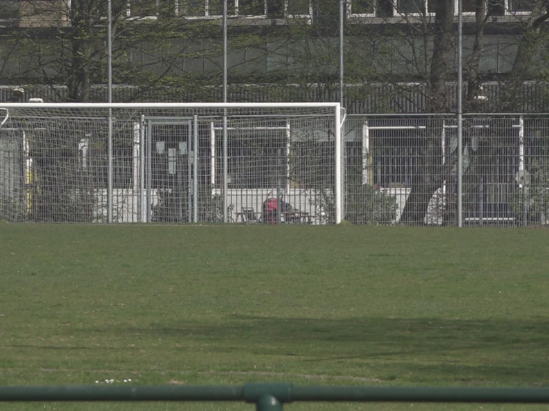 Momenteel zijn de sportvelden leeg vanwege de coronacrisis, zoals bij FC Pretoria Rotterdam