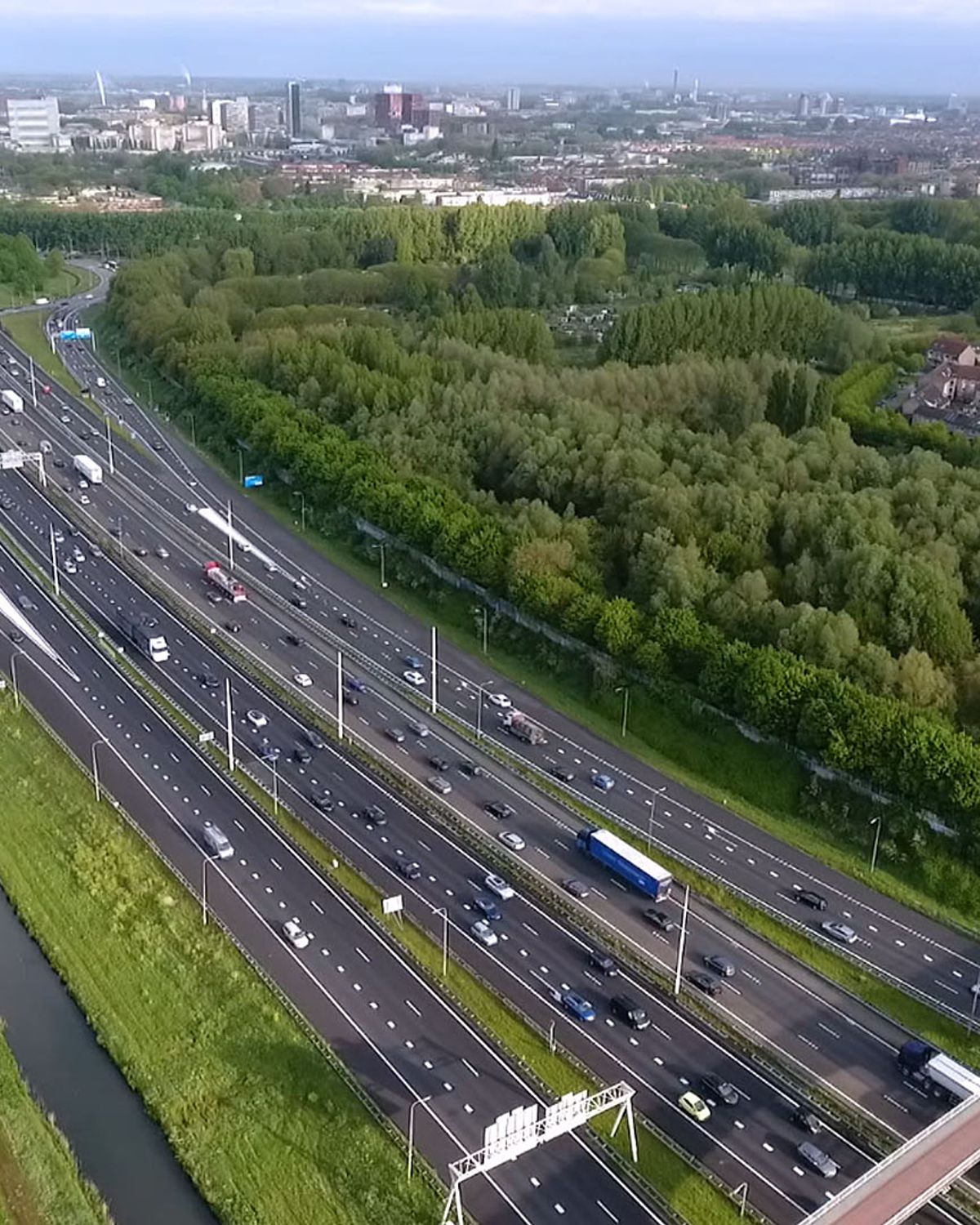 Matrixborden Bij Knooppunt Oudenrijn Uitgevallen Door Stroomstoring matrixborden-bij-knooppunt-oudenrijn-uitgevallen-door-stroomstoring