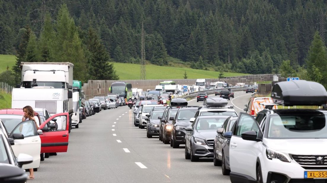 File op de A10 richting Slovenië.