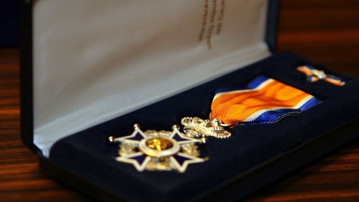 Onderscheiding voor vier brandweermannen van korps Winsum