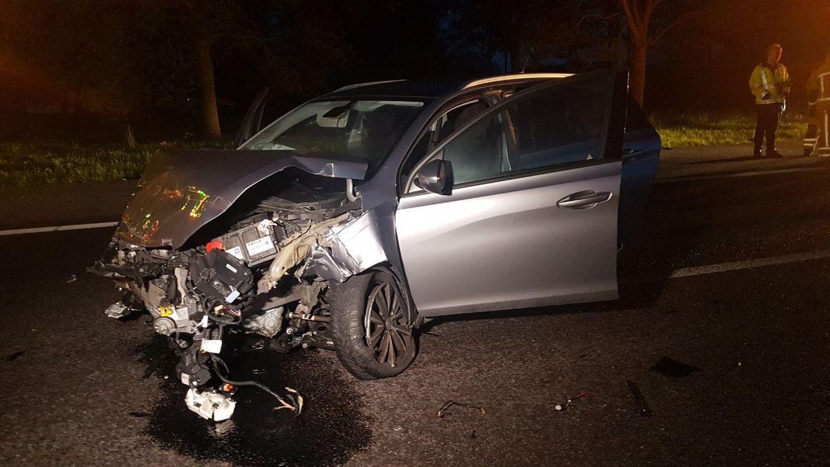 Twee gewonden bij botsing op A28 bij Pesse