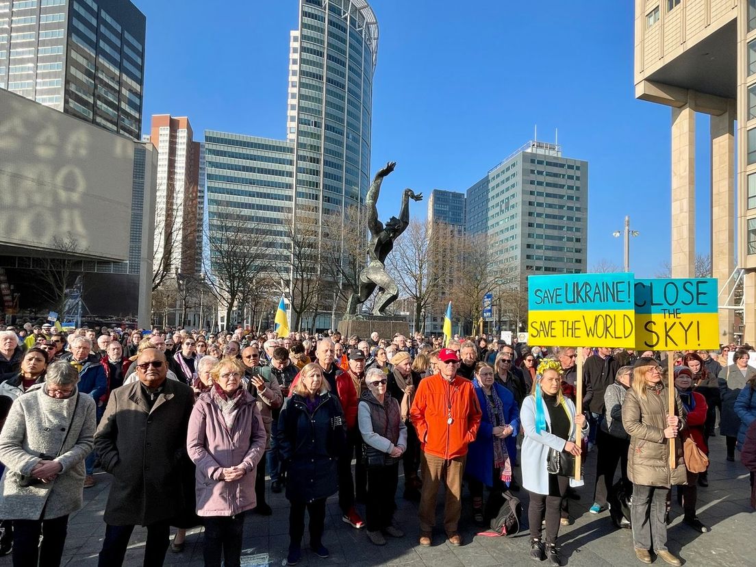 Honderden mensen bij vredesdemonstratie in Rotterdam
