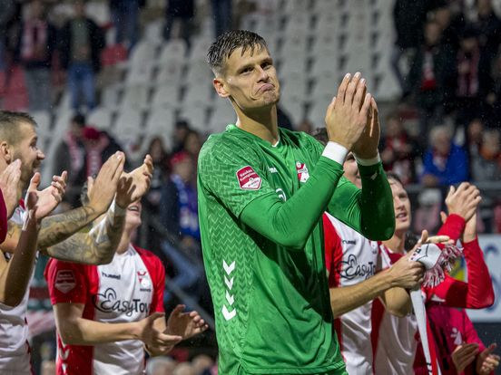 Keeper Jan Hoekstra wacht Bordeaux-soap af en hoopt op wonder: 'Zou het liefst hier blijven'