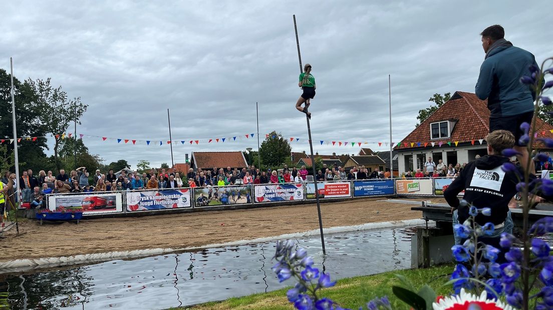 De Fryske kampioenskippen fierljeppe foar de jongeren yn Drylts