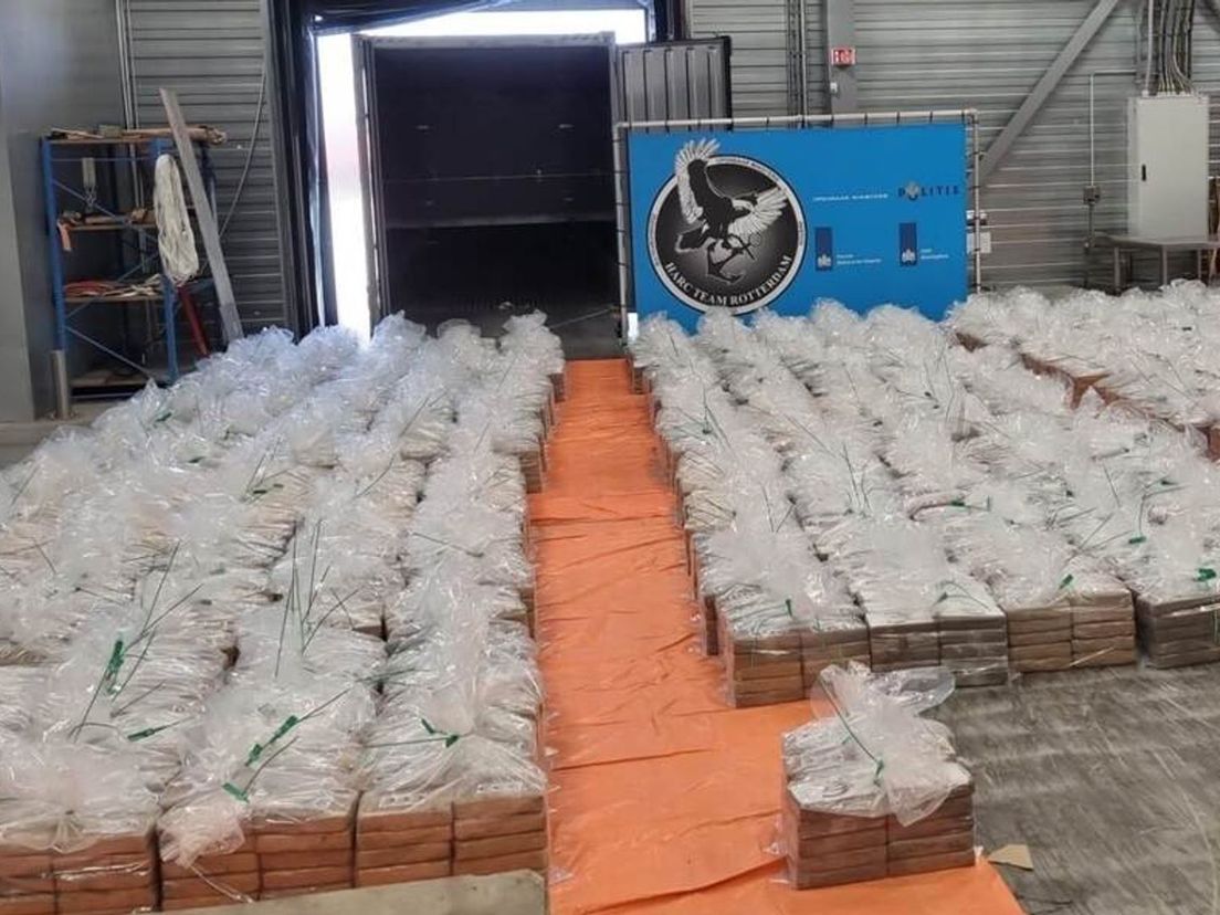De 8.064 kilo coke zat verstopt in een container bananen