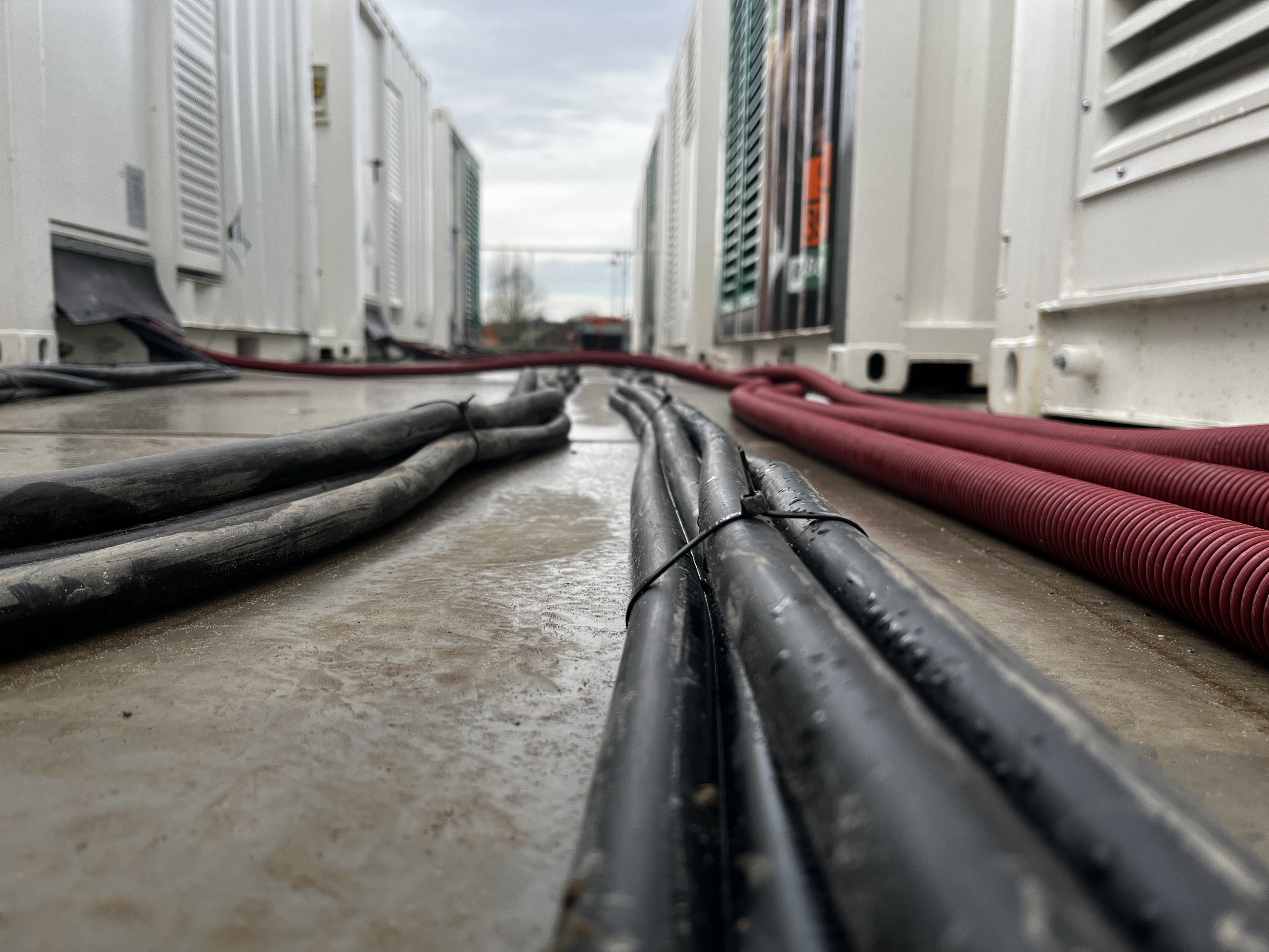 Muisstille containerbatterijen moeten stroomnet in de lucht houden tijdens gourmetpiek