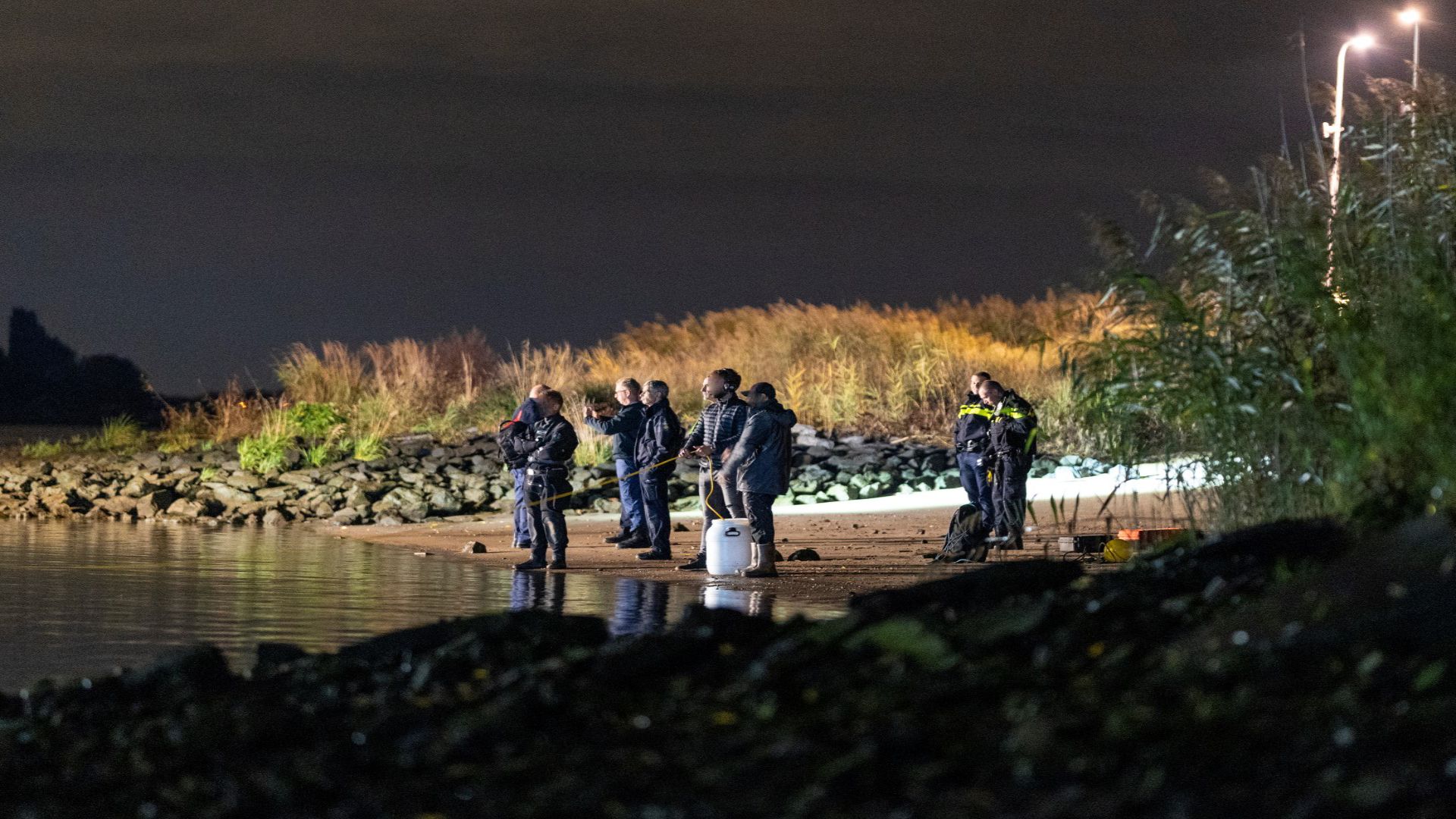 De politie heeft urenlang gezocht naar de slachtoffers.