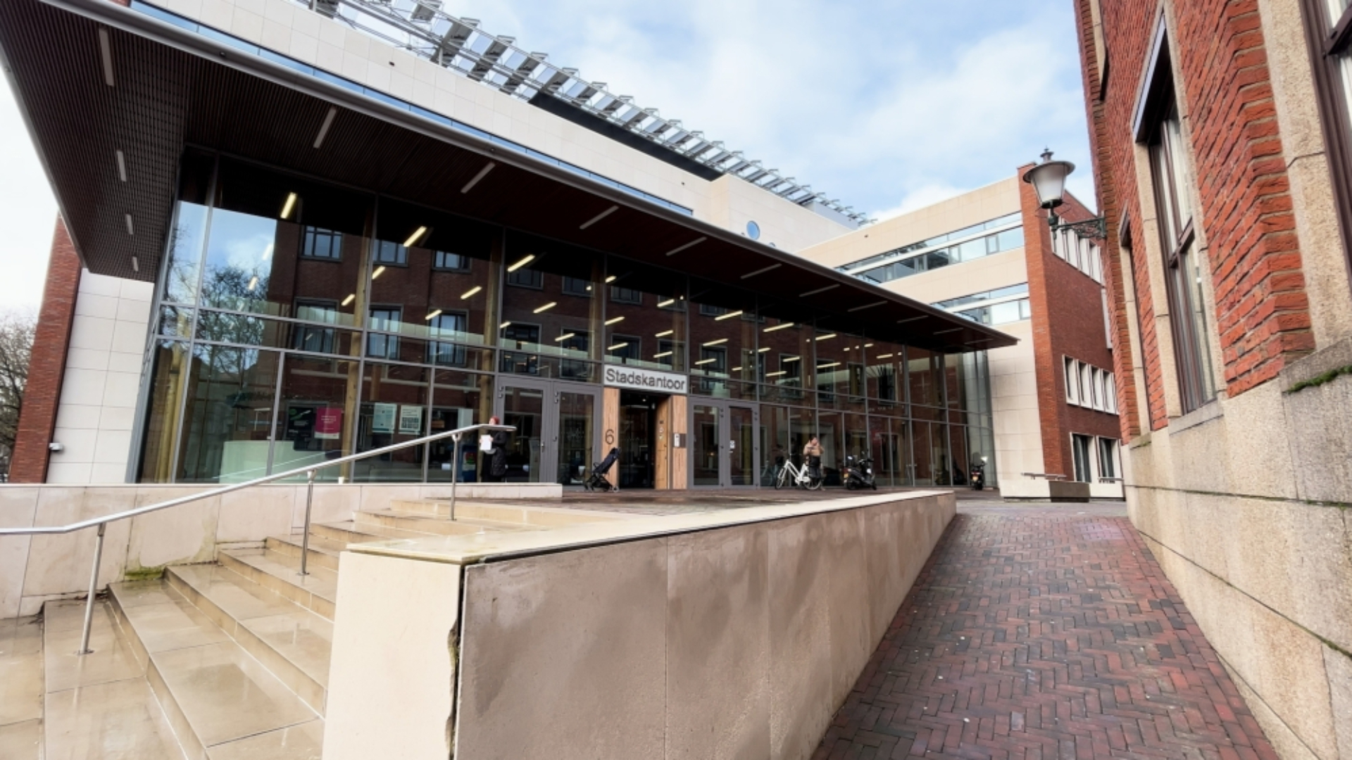 De vrouw werkte op het Stadskantoor in Vlaardingen.