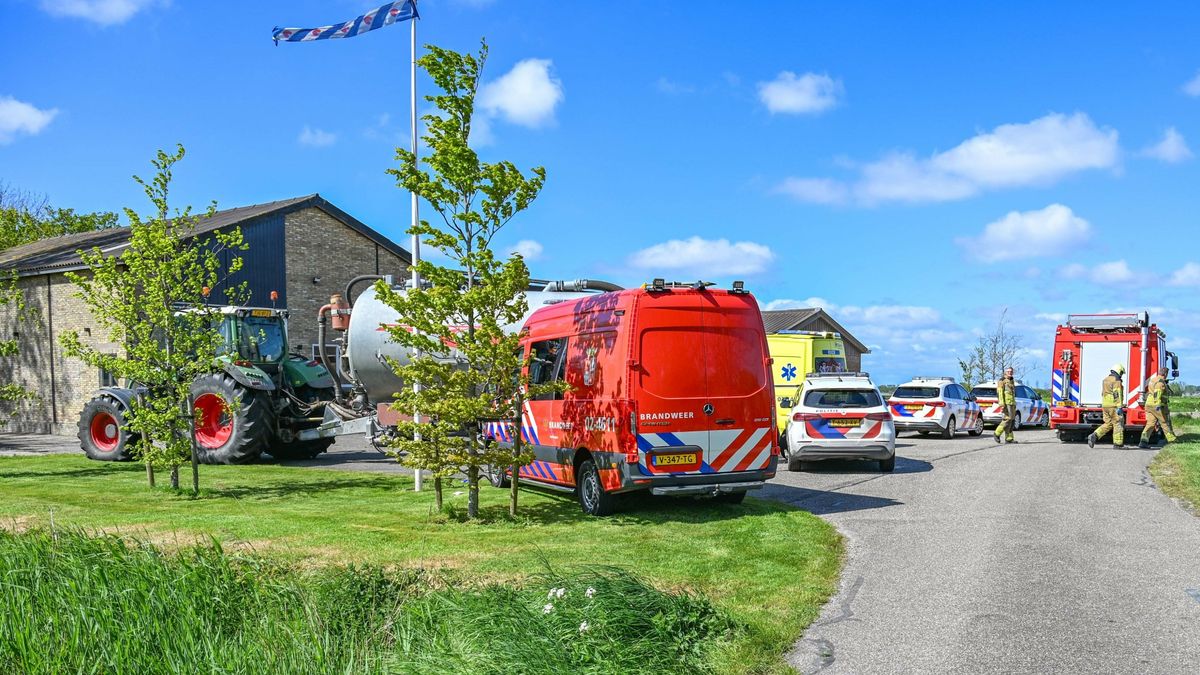Gewonde na ongeluk met maaimachine uit het water gehaald bij Herbaijum