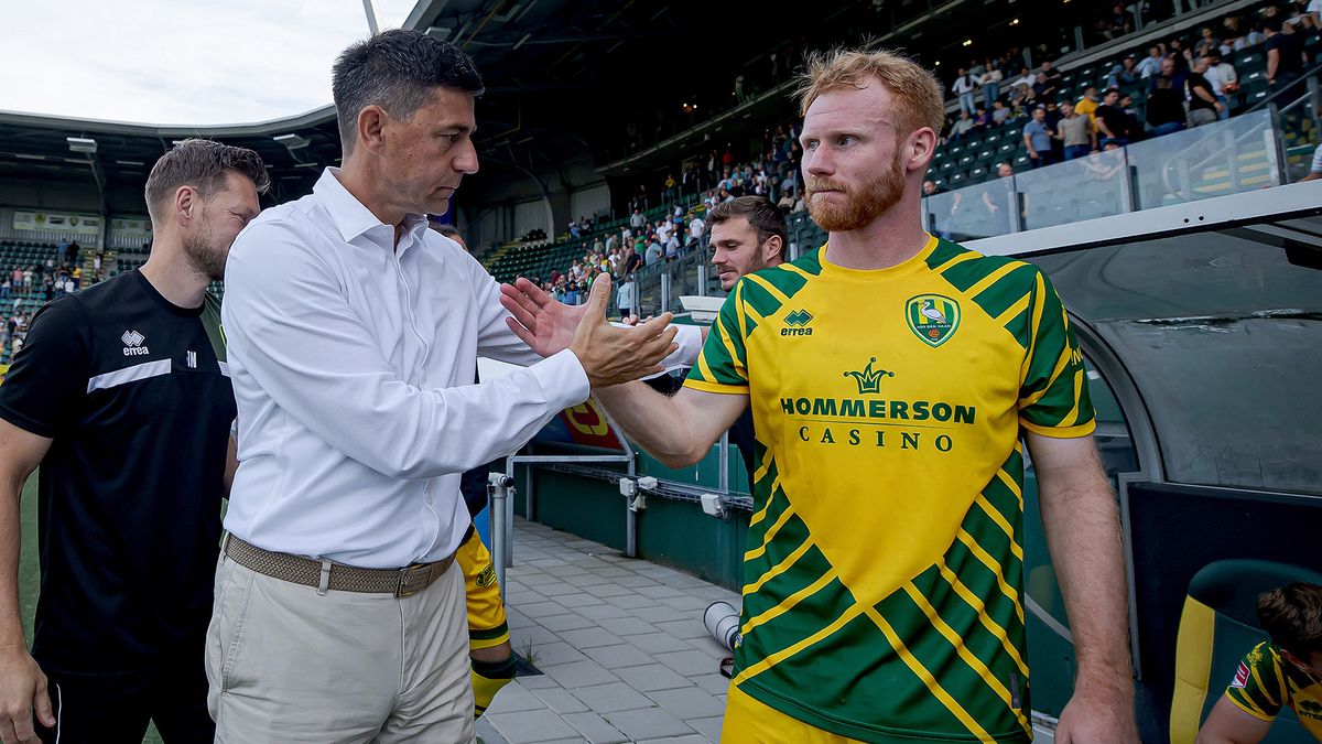 ADO-trainer blij met seizoenstart: 'Had hiervoor naar andere kant van