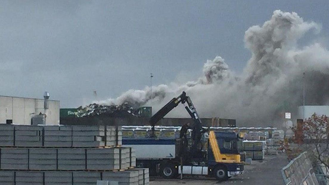 Grote rookpluim in Kampen