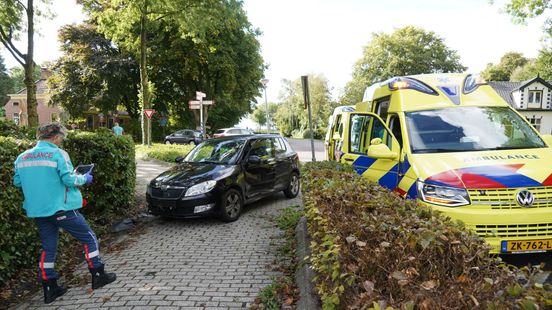 Gewonden bij aanrijding op kruising in Spijkerboor. Gewonden bij aanrijding op kruising in Spijkerboor.