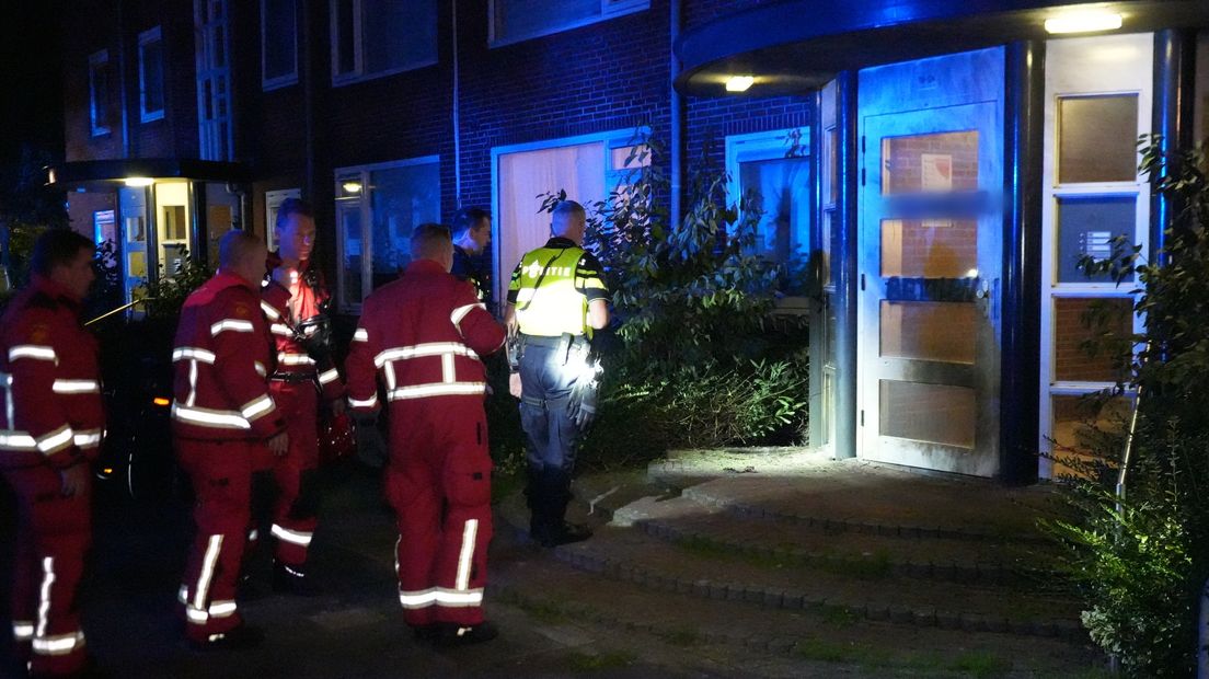 Politie en brandweer aan de Snelliusstraat in Stad