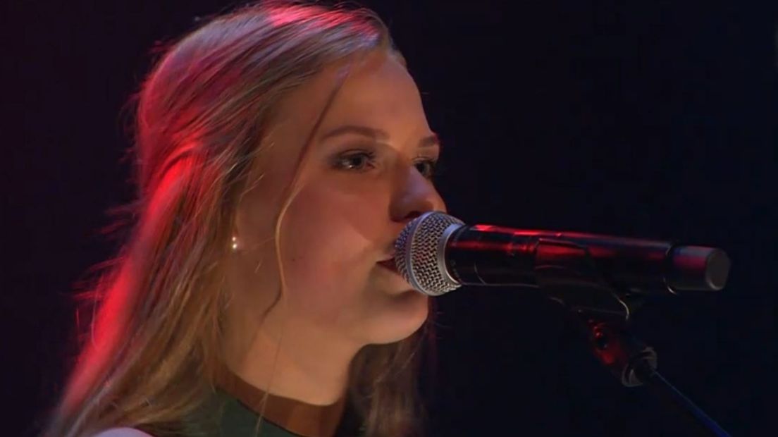 Isa Zwart won donderdag het Drèents Liedtiesfestival (Rechten: RTV Drenthe)
