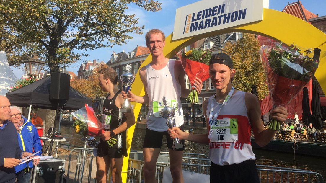 Lucas Nieuweboer wint halve marathon van Leiden 2021