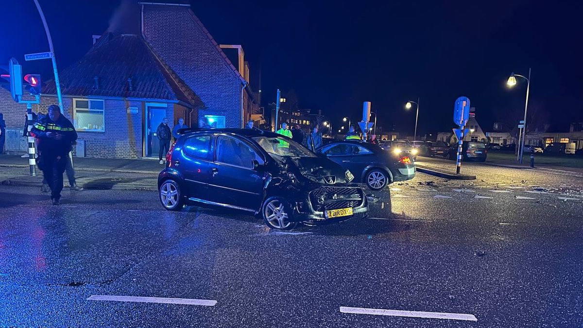 112 Nieuws: Automobilist gewond na aanrijding in Almelo | Ongeval tussen twee fietsers in Dedemsvaar