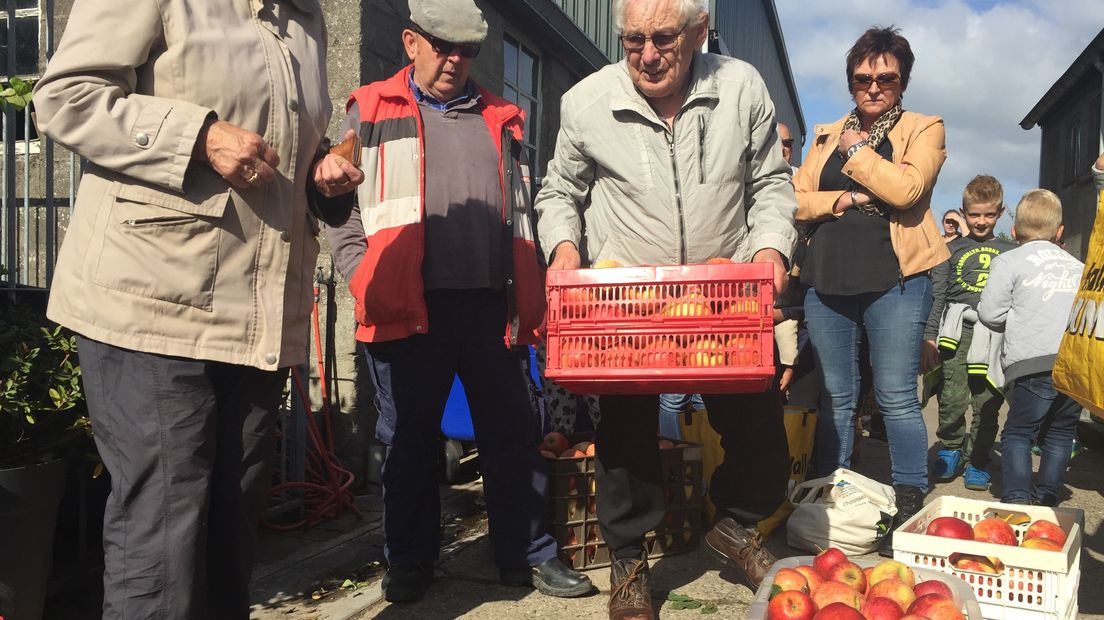 Appels en peren plukken voor een habbekrats in Vogelwaarde