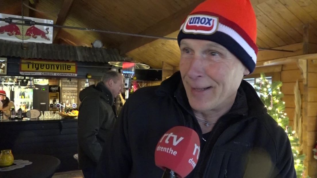 Geslaagde nieuwjaarsduik in een koud Erm