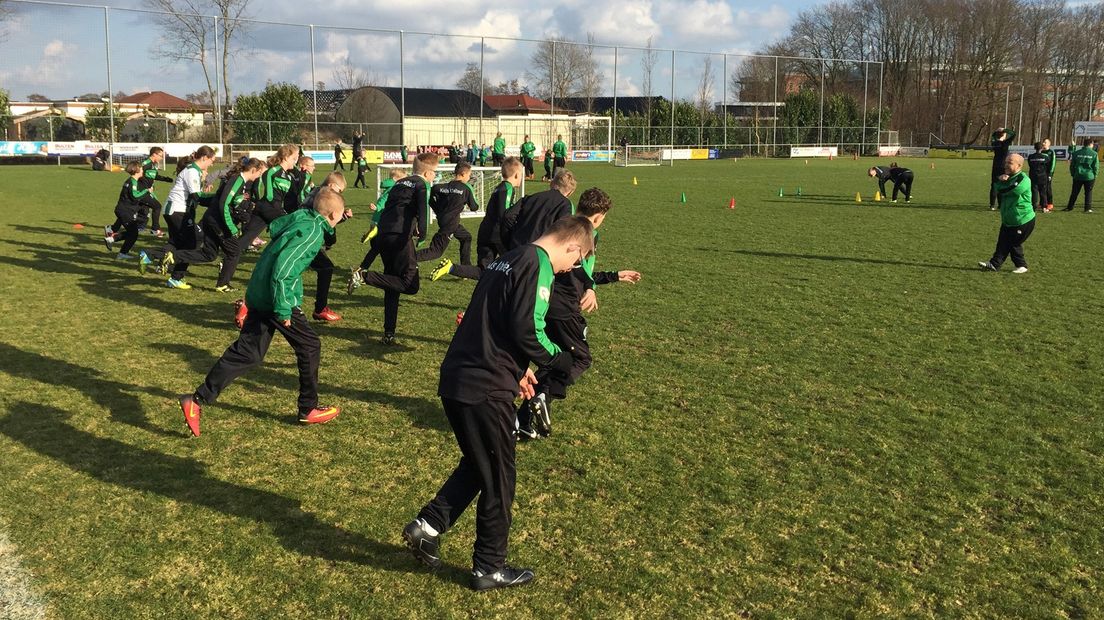 Kids United in training