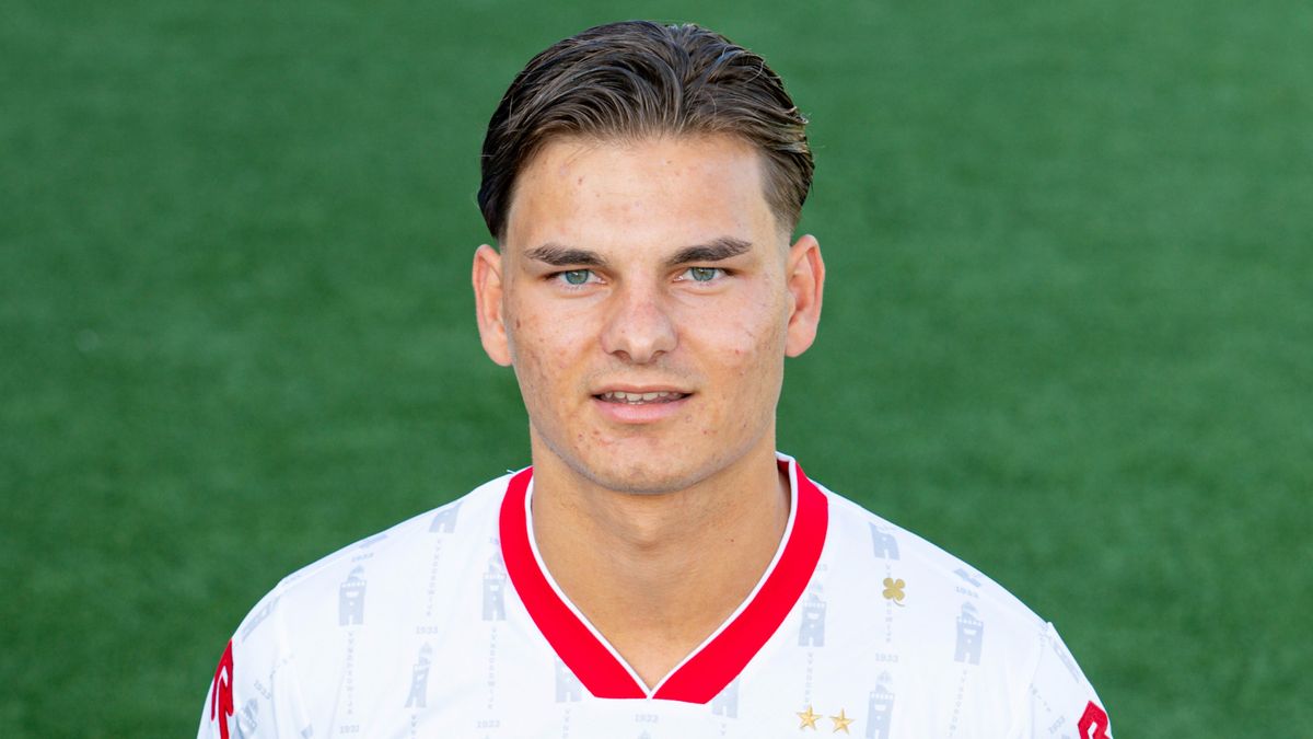 Transfercarrousel amateurvoetbal | Spits VV Noordwijk stopt per direct met voetballen