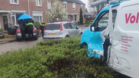 Flinke blikschade bij aanrijding in Eijsden