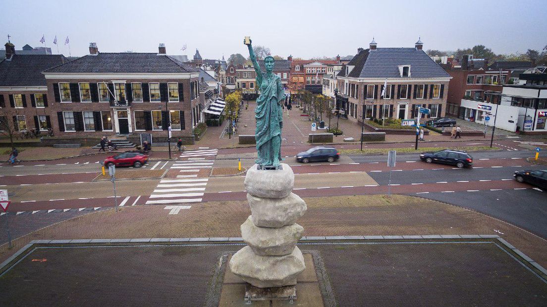 Het beeld staat op de kop van de Vaart (Rechten: RTV Drenthe/Fred van Os)