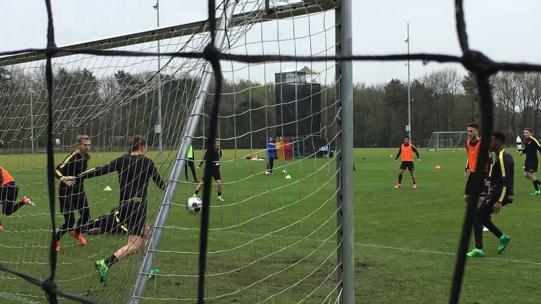 Vitesse begint woensdag in Amsterdam aan een nieuw bekeravontuur