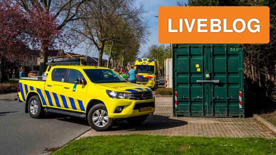 fietser zwaargewond na botsing met vrachtwagen. fietser zwaargewond na botsing met vrachtwagen.