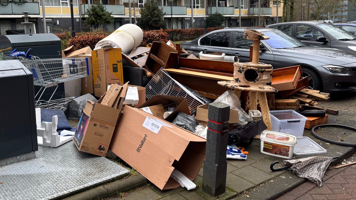 Bergen grofvuil op straat, maar minder meldingen van dumpingen bij gemeente