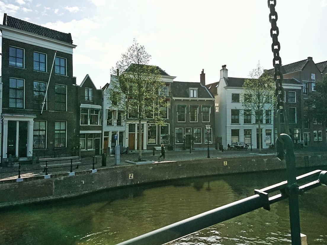 Lange Haven Schiedam, de oude woning van Piet Paaltjes (achter de boom)