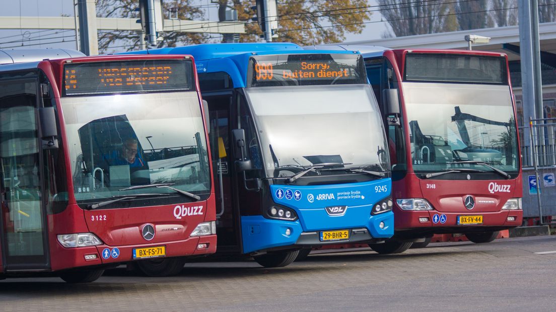 Qbuzz zet extra bussen in (Rechten: Kim Stellingwerf / RTV Drenthe)