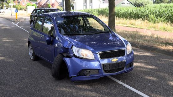 Man rent weg na eenzijdig ongeval, omstanders houden hem tegen