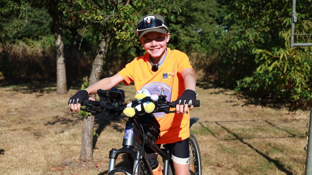 Sam (11) fietst Pieterpad voor overleden vriend Dillan: 'Hij maakte veel poepgrapjes'
