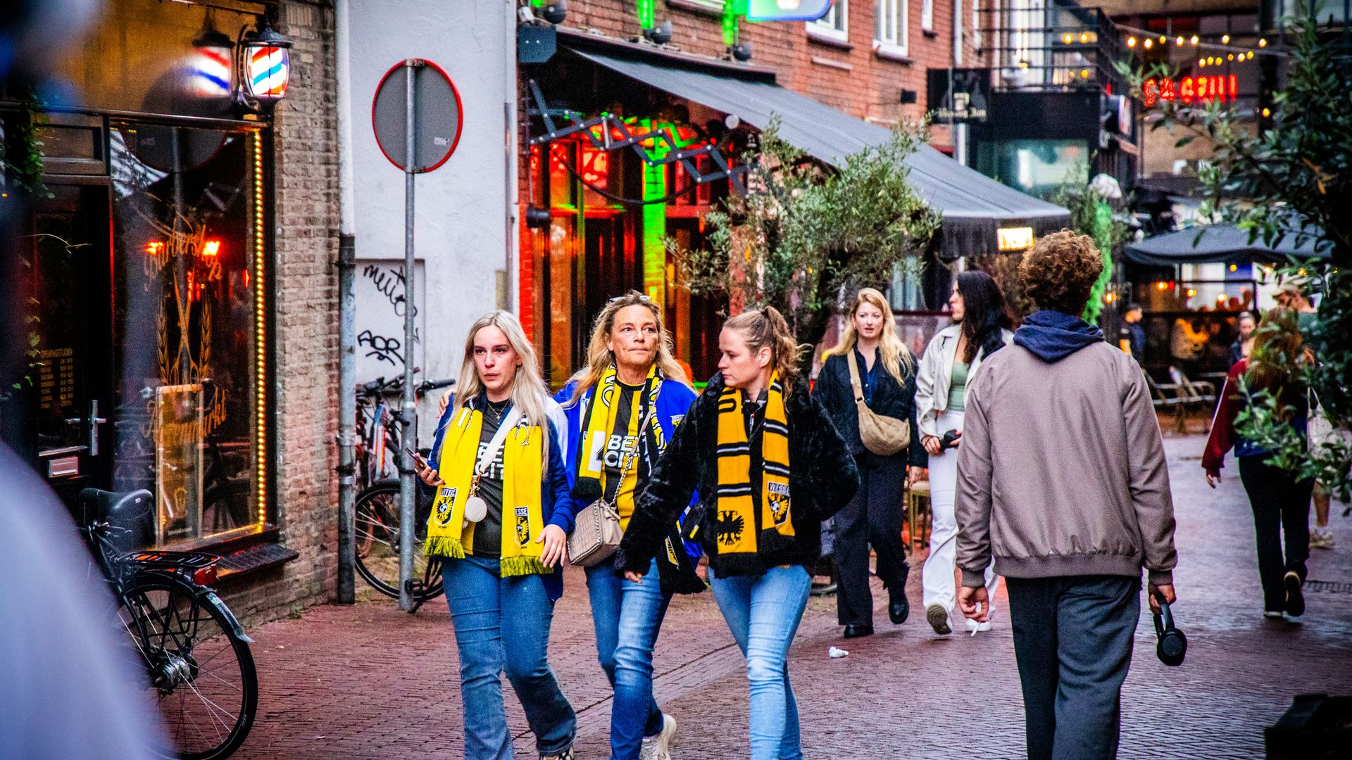 Organisaties steunen Vitesse • Anouk Vetter meldt zich af voor WK