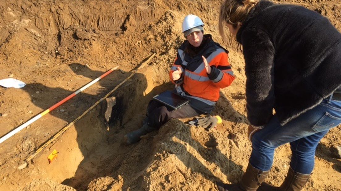 Bij de archeologische opgraving ten noorden van de N348 nabij Dieren zijn 50 graven ontdekt. Waarschijnlijk stammen ze uit de IJzertijd.