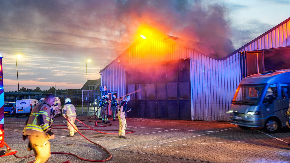 Brand in een loods in Klazienaveen