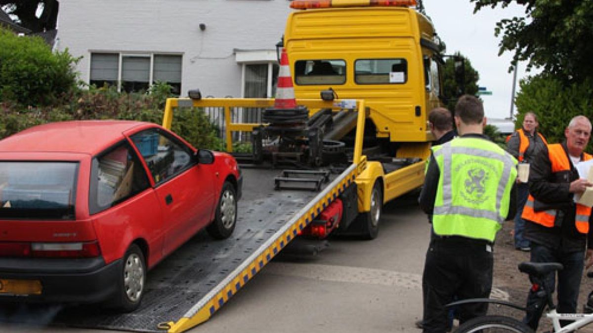Heerewaarden: 10 auto's in beslag genomen