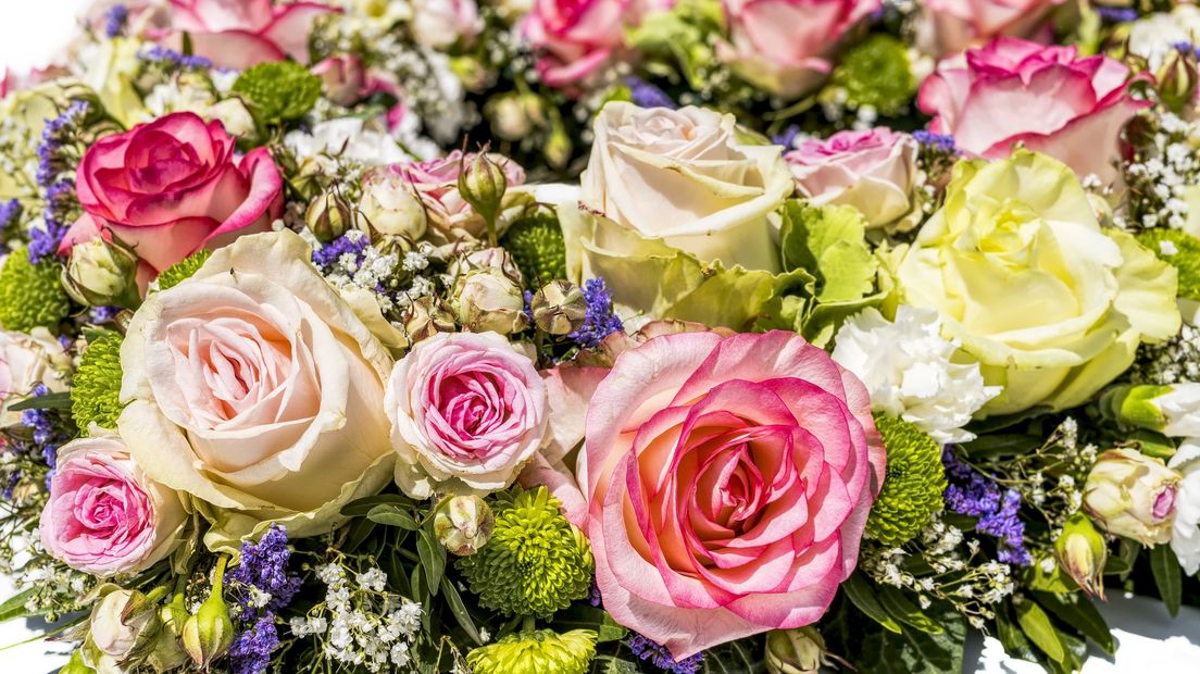 Anonieme patiënt stuurt 1400 bossen bloemen naar ziekenhuis.