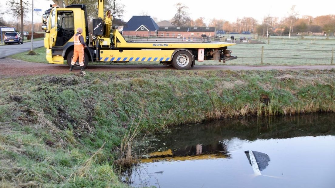 Auto kopje onder in Foxwolde