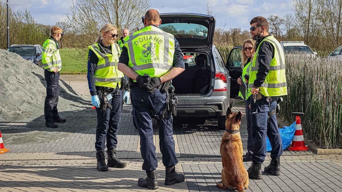 112-nieuws: 131 bekeuringen en 445 snelheidsovertredingen bij verkeerscontrole in Leek