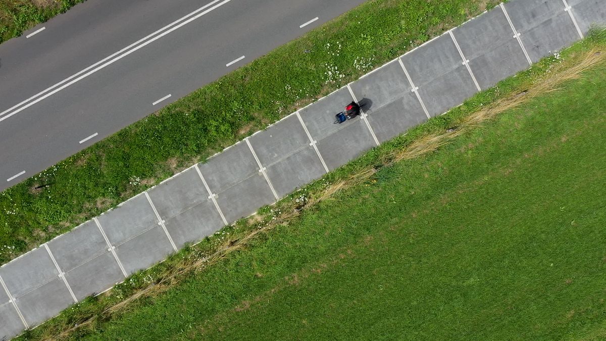 Langste zonnepanelenfietspad ter wereld blijft gewoon liggen, ondanks faillissement maker