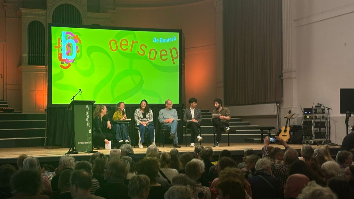 Literair evenement Oersoep geeft talent een podium: 'Ik ben heel trots dat ik hier mag staan'