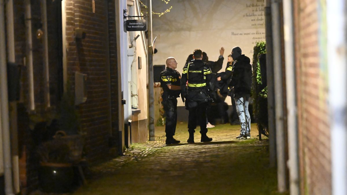 112 Nieuws: Bestuurder aangehouden na aanrijding Daarlerveen