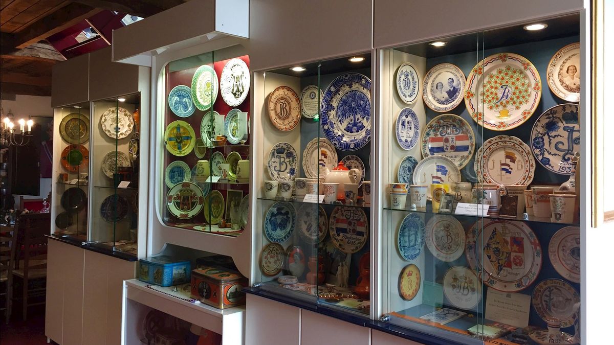 Team Expeditie Oost eerste bezoekers Oranjemuseum Diepenheim